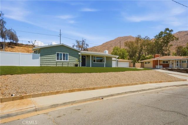 3682 Mt Vernon, Riverside, CA 92507