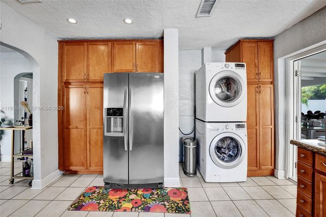 2826 Dewey St, Hollywood, FL 33020