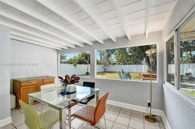 2826 Dewey St, Hollywood, FL 33020