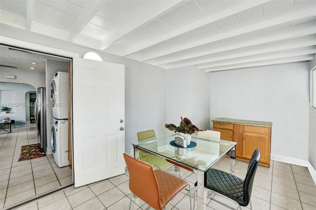 2826 Dewey St, Hollywood, FL 33020