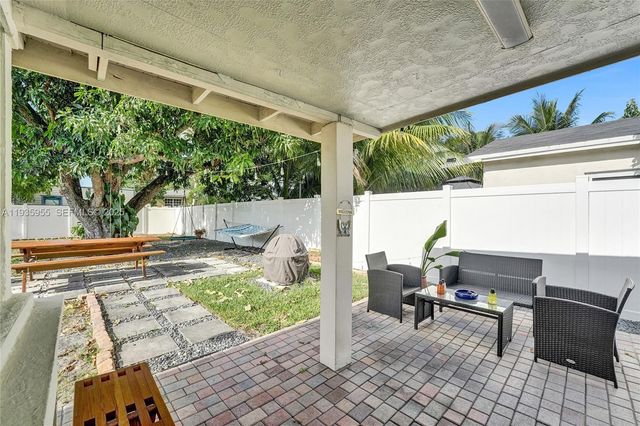 2826 Dewey St, Hollywood, FL 33020