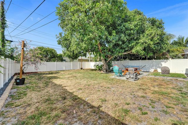 2826 Dewey St, Hollywood, FL 33020