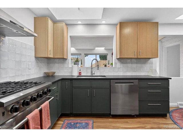 10105 W 17th Pl, Lakewood, CO 80215