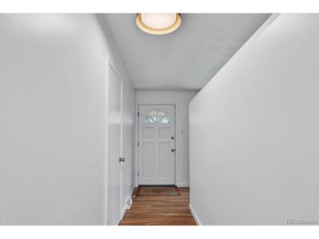 10105 W 17th Pl, Lakewood, CO 80215