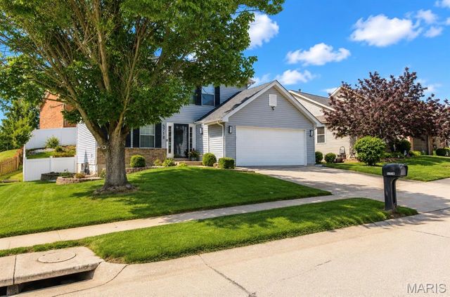 5718 Briarwood Estates Drive, Oakville, MO 63129