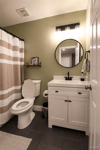 5718 Briarwood Estates Drive, Oakville, MO 63129