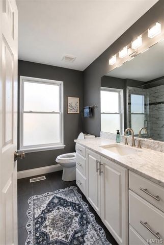 5718 Briarwood Estates Drive, Oakville, MO 63129