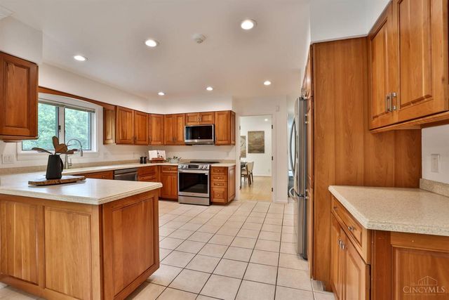 7716 Creekwood Lane, Amberley, OH 45237