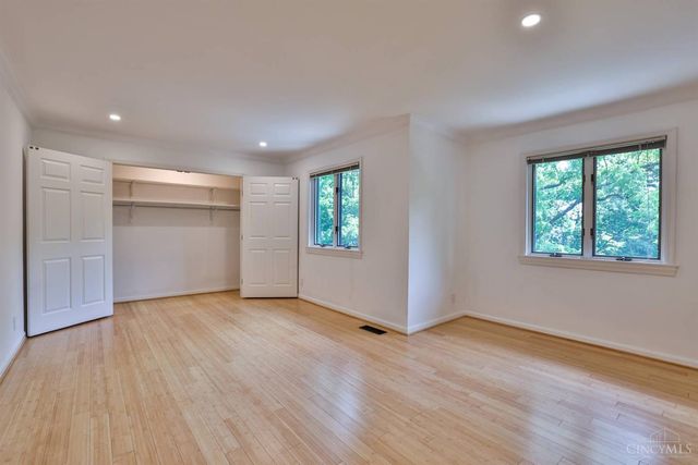 7716 Creekwood Lane, Amberley, OH 45237