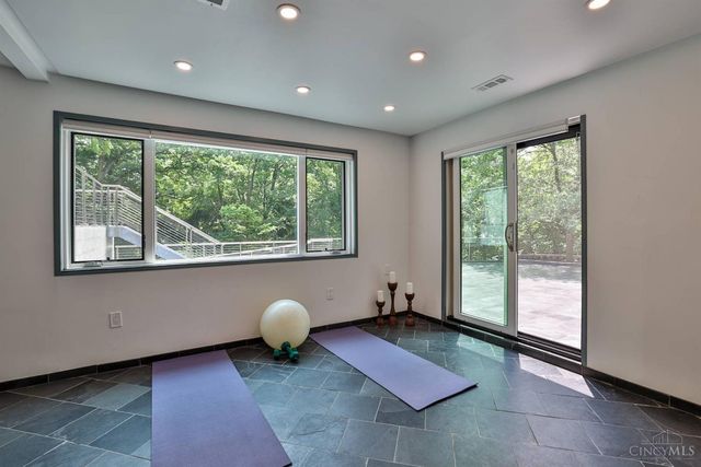 7716 Creekwood Lane, Amberley, OH 45237