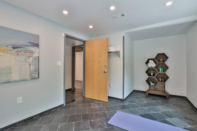 7716 Creekwood Lane, Amberley, OH 45237