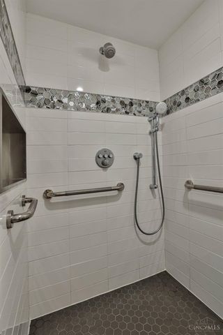 7716 Creekwood Lane, Amberley, OH 45237