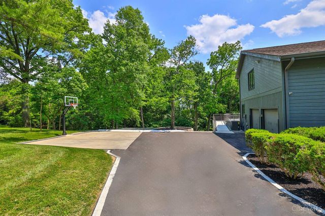 7716 Creekwood Lane, Amberley, OH 45237