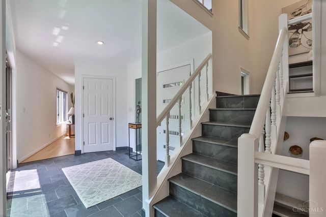 7716 Creekwood Lane, Amberley, OH 45237