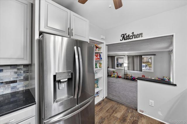 13520 N Fenton Road, Fenton Charter Township, MI 48430