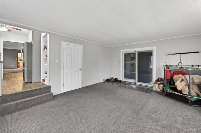 13520 N Fenton Road, Fenton Charter Township, MI 48430