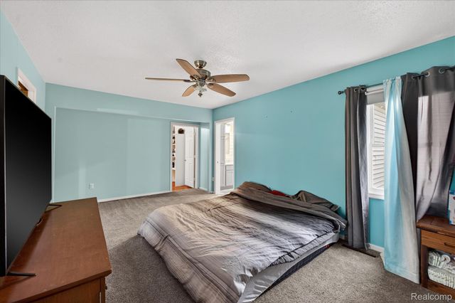 13520 N Fenton Road, Fenton Charter Township, MI 48430