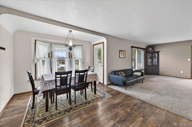 13520 N Fenton Road, Fenton Charter Township, MI 48430