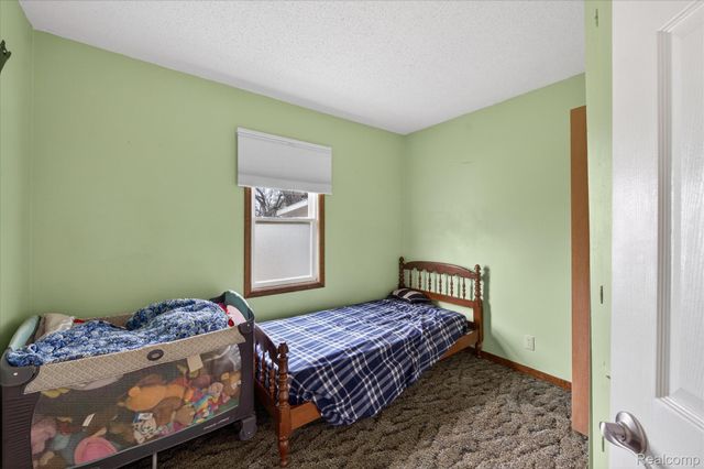 13520 N Fenton Road, Fenton Charter Township, MI 48430