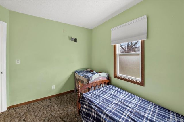 13520 N Fenton Road, Fenton Charter Township, MI 48430