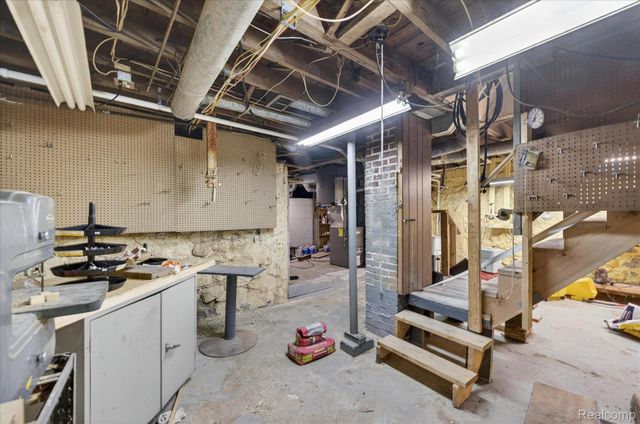 13520 N Fenton Road, Fenton Charter Township, MI 48430