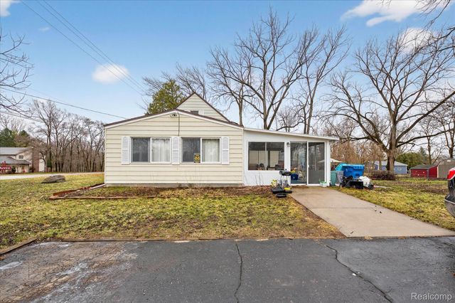 13520 N Fenton Road, Fenton Charter Township, MI 48430