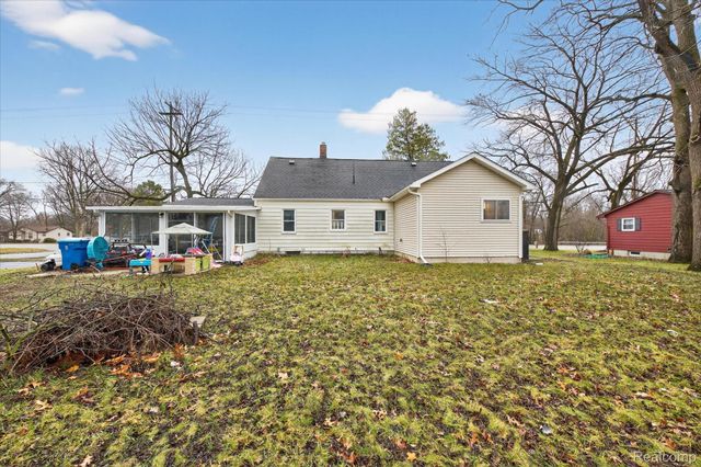 13520 N Fenton Road, Fenton Charter Township, MI 48430