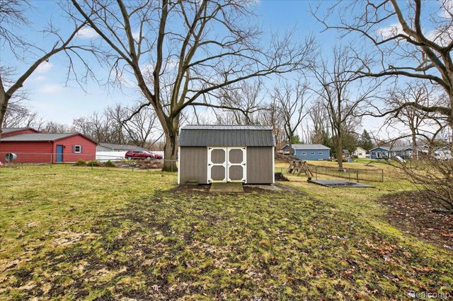 13520 N Fenton Road, Fenton Charter Township, MI 48430