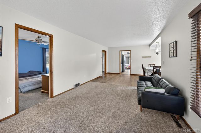 13520 N Fenton Road, Fenton Charter Township, MI 48430