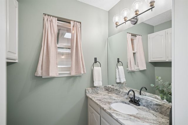 5839 E 78th Place, Tulsa, OK 74136