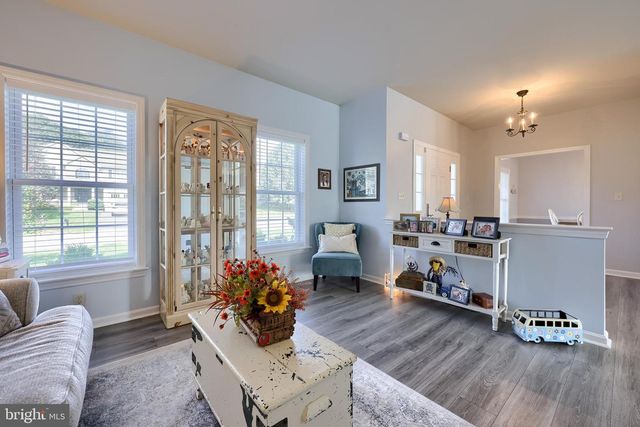 119 JULIA LN, Manheim, PA 17545