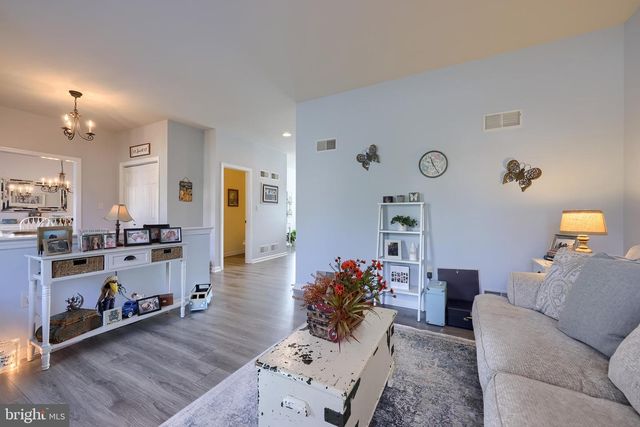 119 JULIA LN, Manheim, PA 17545