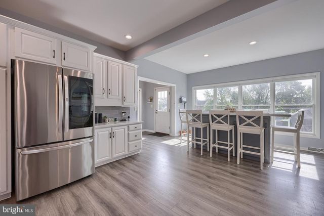119 JULIA LN, Manheim, PA 17545