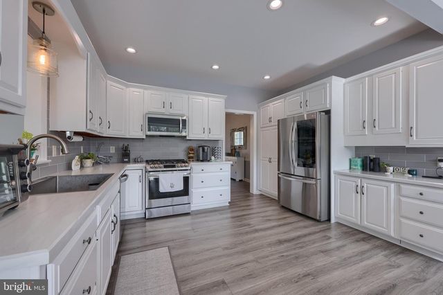 119 JULIA LN, Manheim, PA 17545