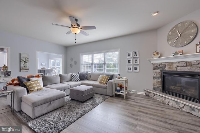 119 JULIA LN, Manheim, PA 17545