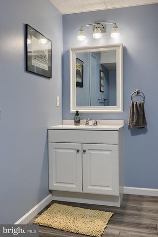 119 JULIA LN, Manheim, PA 17545