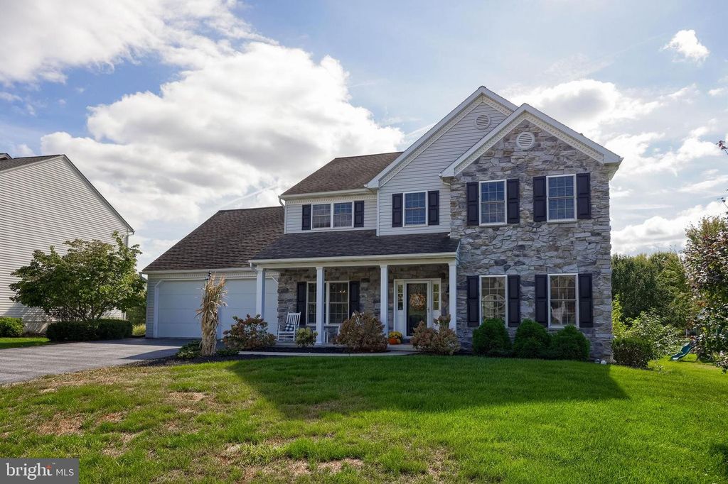 119 JULIA LN, Manheim, PA 17545
