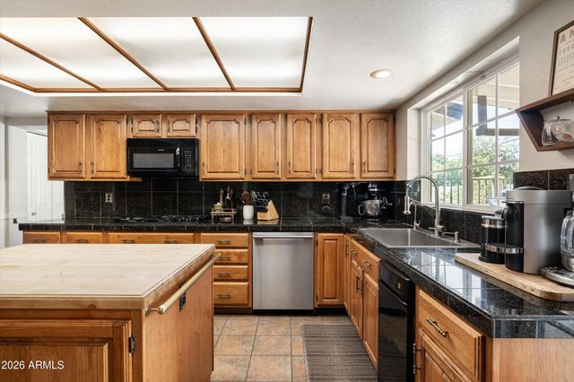 7540 N 7TH Avenue, Phoenix, AZ 85021