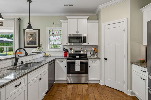 5002 Rainier Dr, Chapel Hill, TN 37034