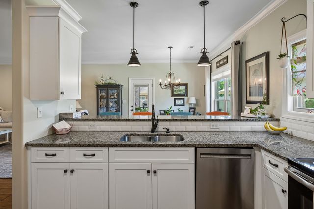 5002 Rainier Dr, Chapel Hill, TN 37034