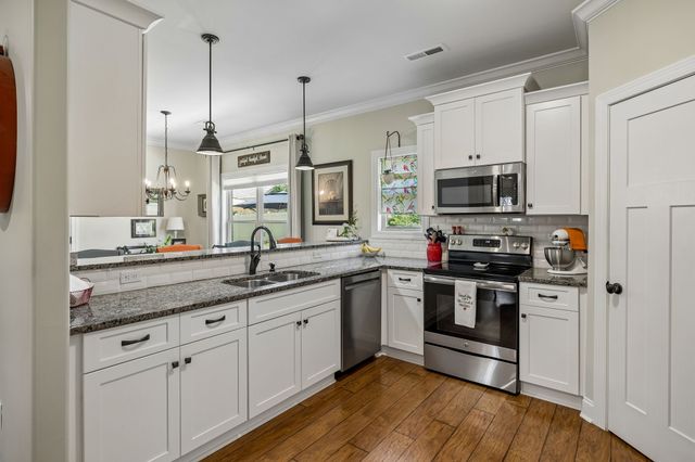 5002 Rainier Dr, Chapel Hill, TN 37034
