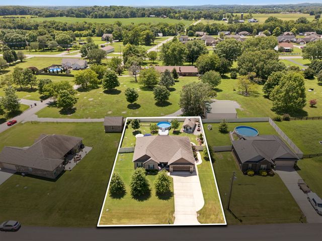 5002 Rainier Dr, Chapel Hill, TN 37034