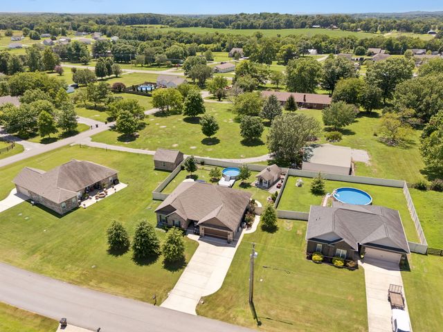 5002 Rainier Dr, Chapel Hill, TN 37034
