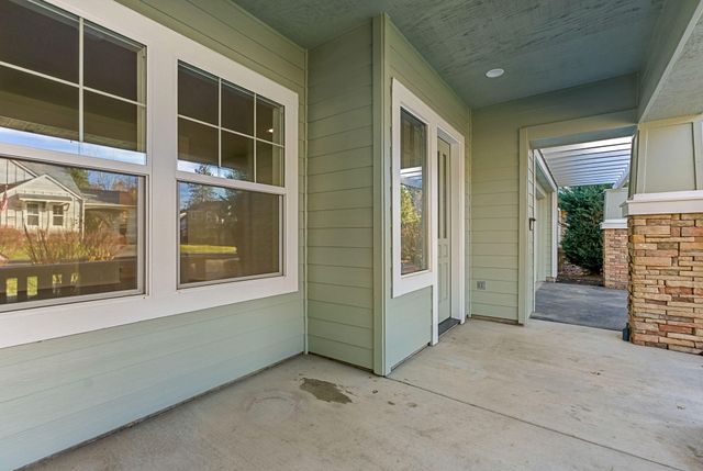 61624 Suttle Lake Court SW, Bend, OR 97702