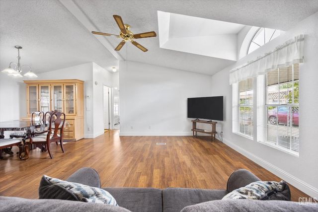 8536 Kern Canyon Road 151, Bakersfield, CA 93306