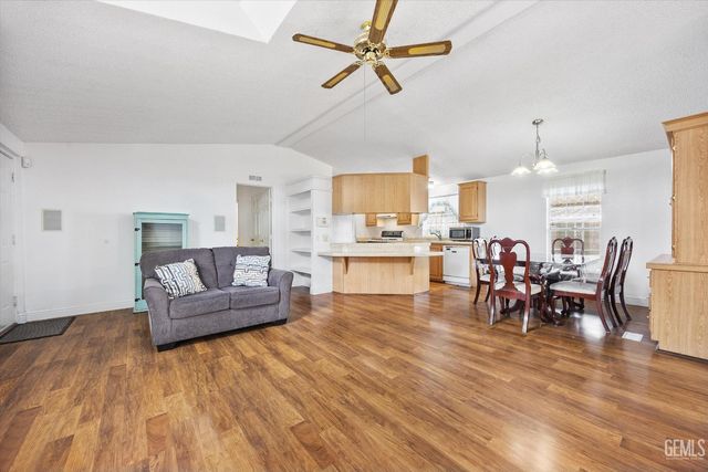 8536 Kern Canyon Road 151, Bakersfield, CA 93306