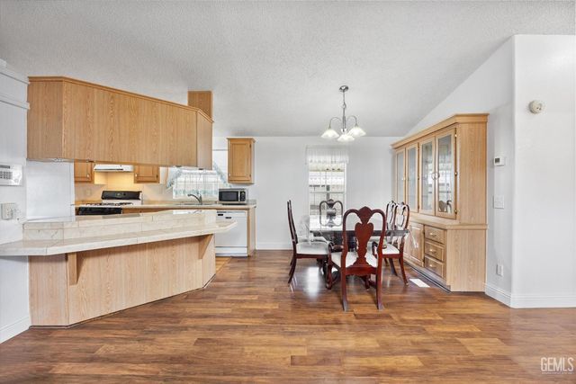 8536 Kern Canyon Road 151, Bakersfield, CA 93306