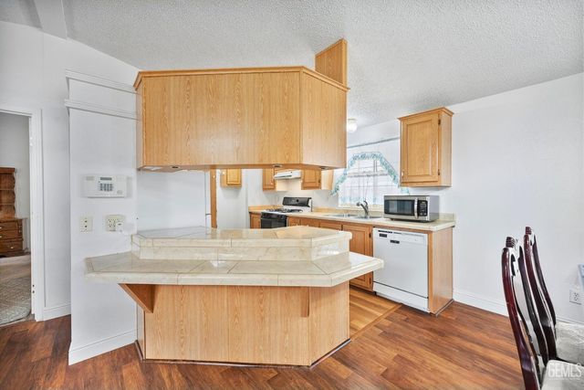 8536 Kern Canyon Road 151, Bakersfield, CA 93306
