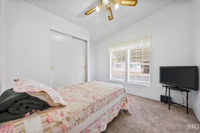 8536 Kern Canyon Road 151, Bakersfield, CA 93306