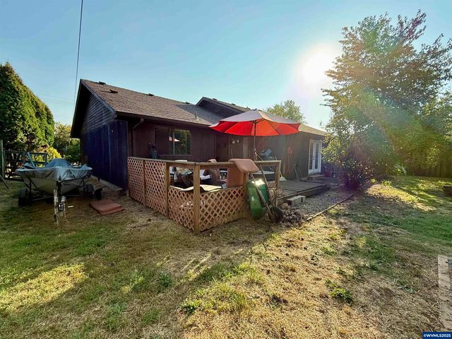 945 W Oak St, Lebanon, OR 97345
